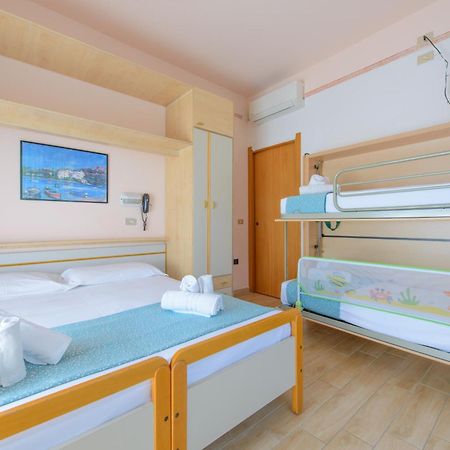 Hotel Colorado Rimini Exterior photo