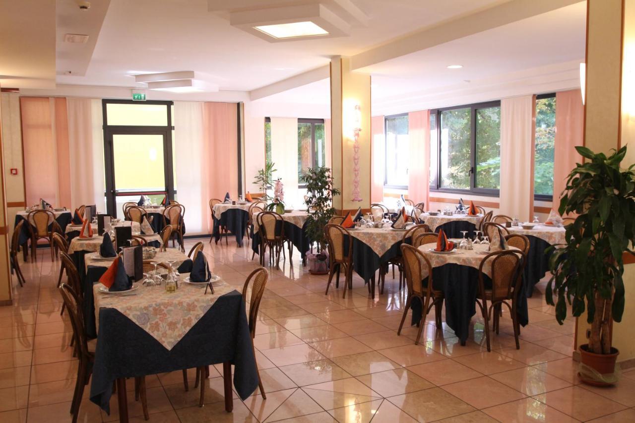Hotel Colorado Rimini Exterior photo