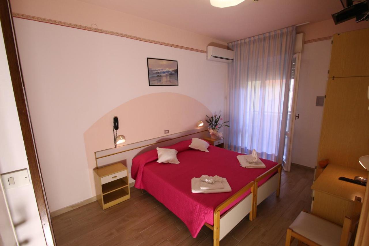 Hotel Colorado Rimini Exterior photo