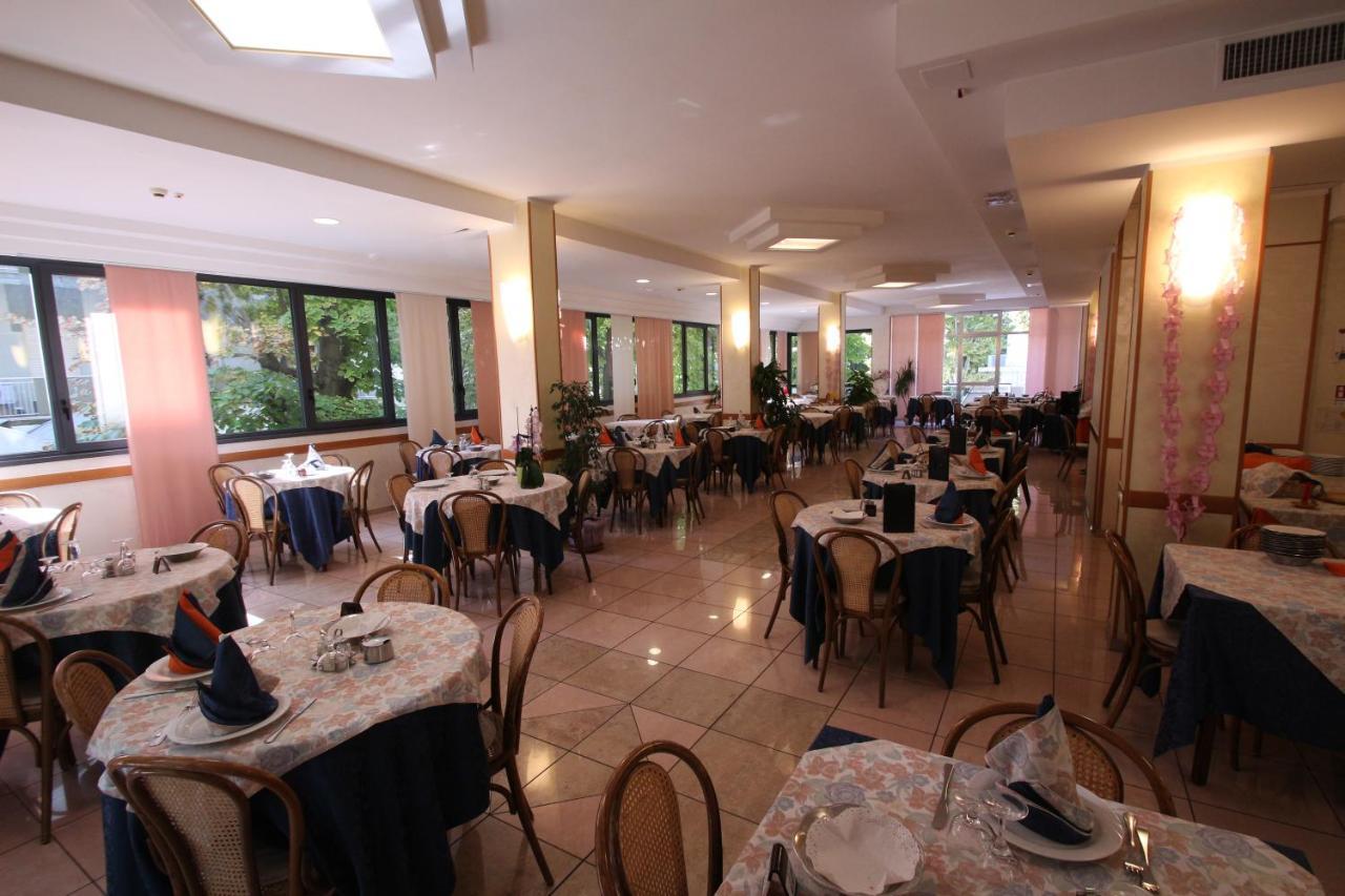 Hotel Colorado Rimini Exterior photo
