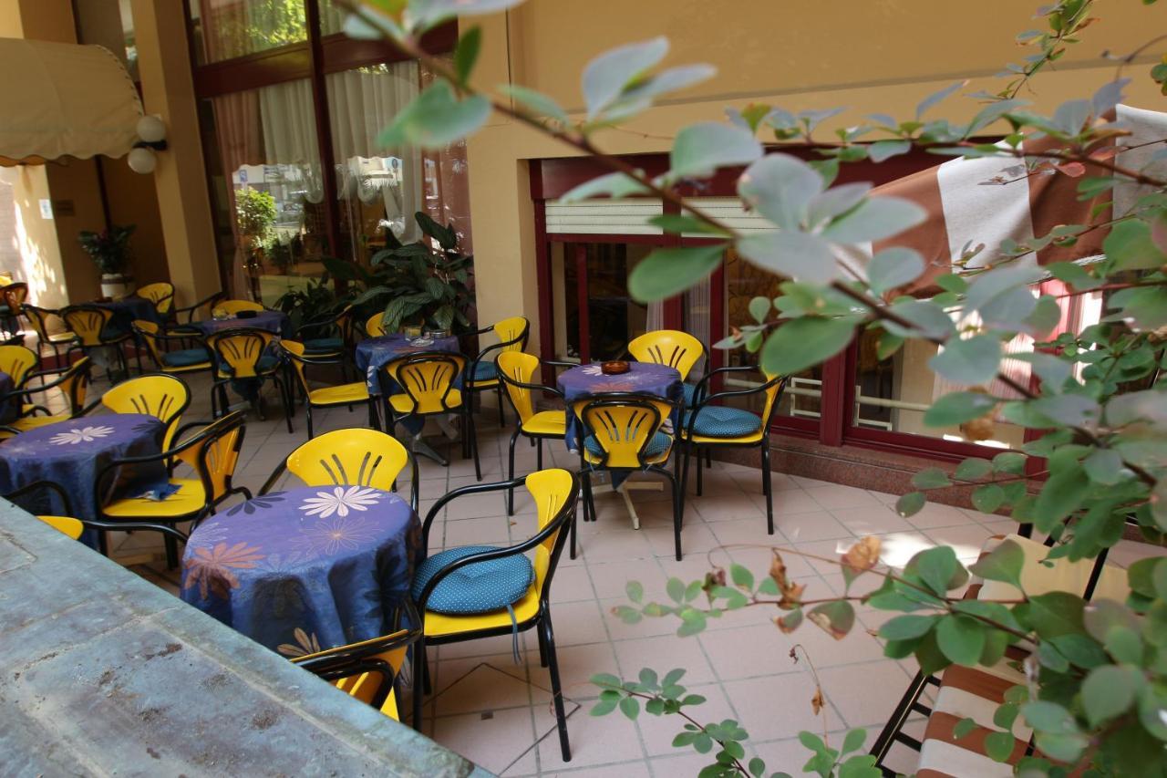 Hotel Colorado Rimini Exterior photo