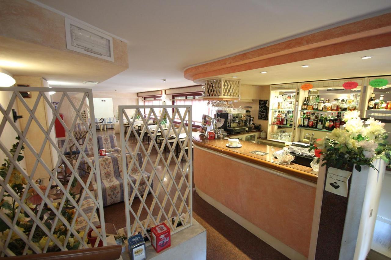 Hotel Colorado Rimini Exterior photo