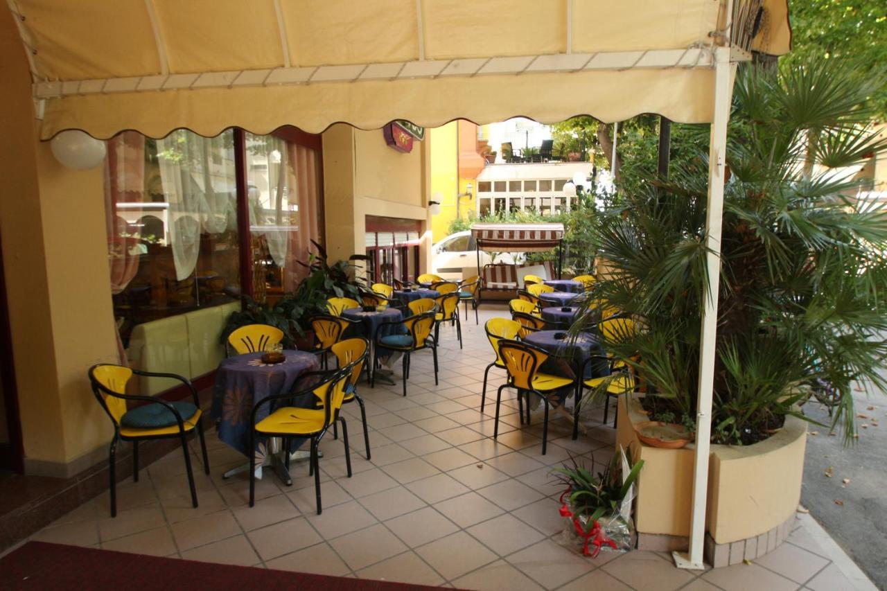 Hotel Colorado Rimini Exterior photo