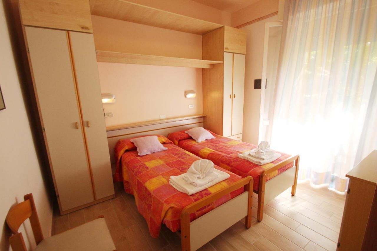 Hotel Colorado Rimini Exterior photo