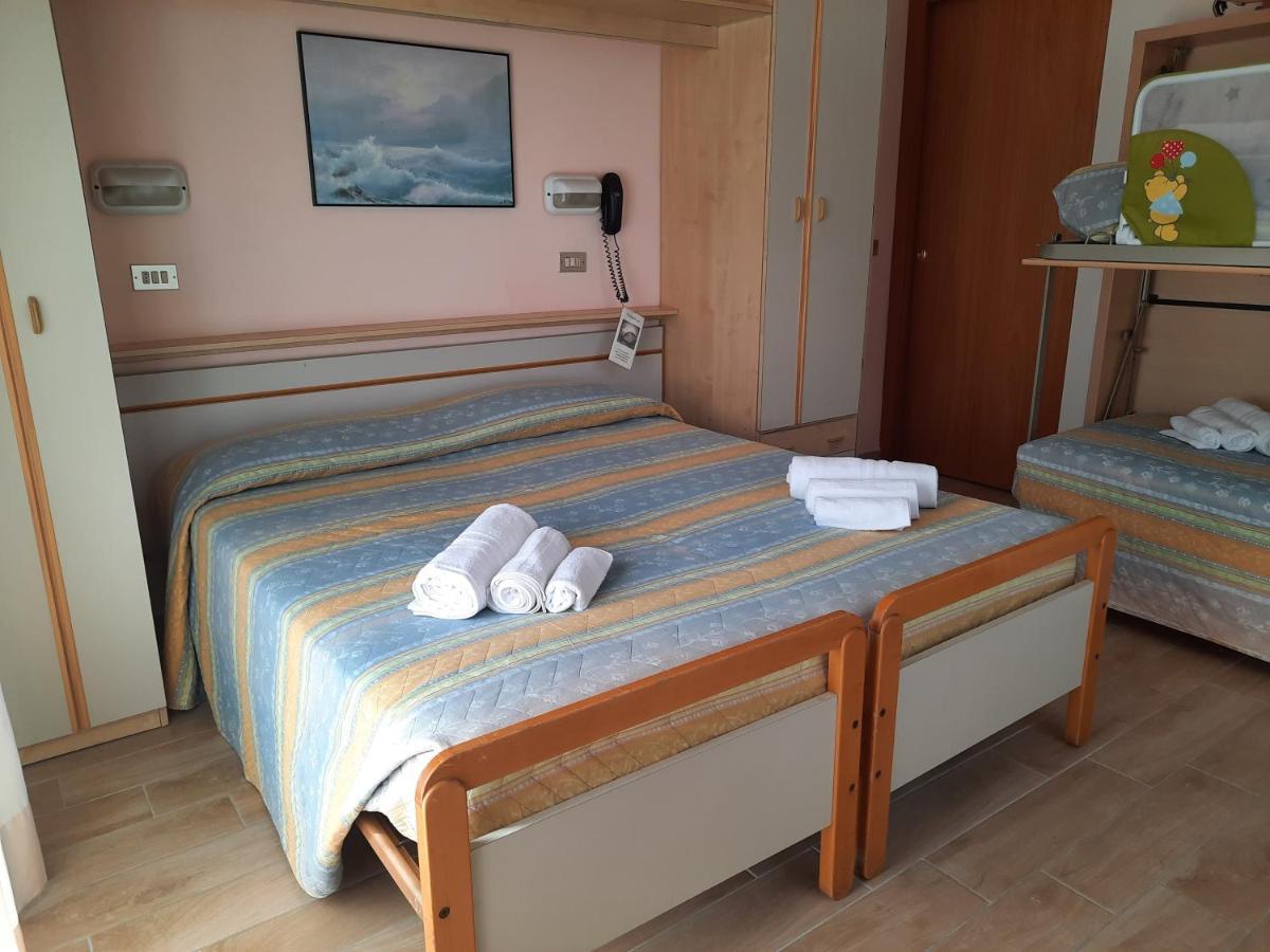 Hotel Colorado Rimini Exterior photo