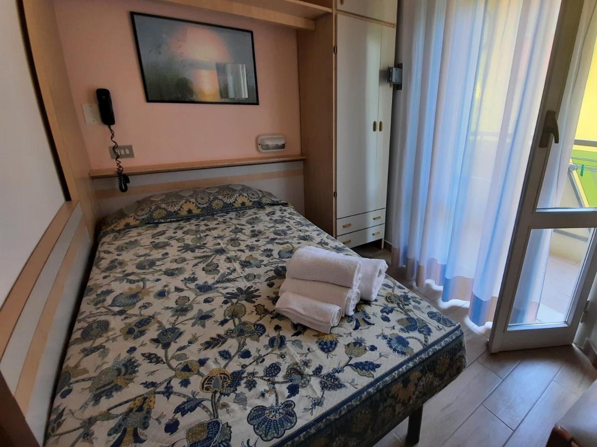 Hotel Colorado Rimini Exterior photo