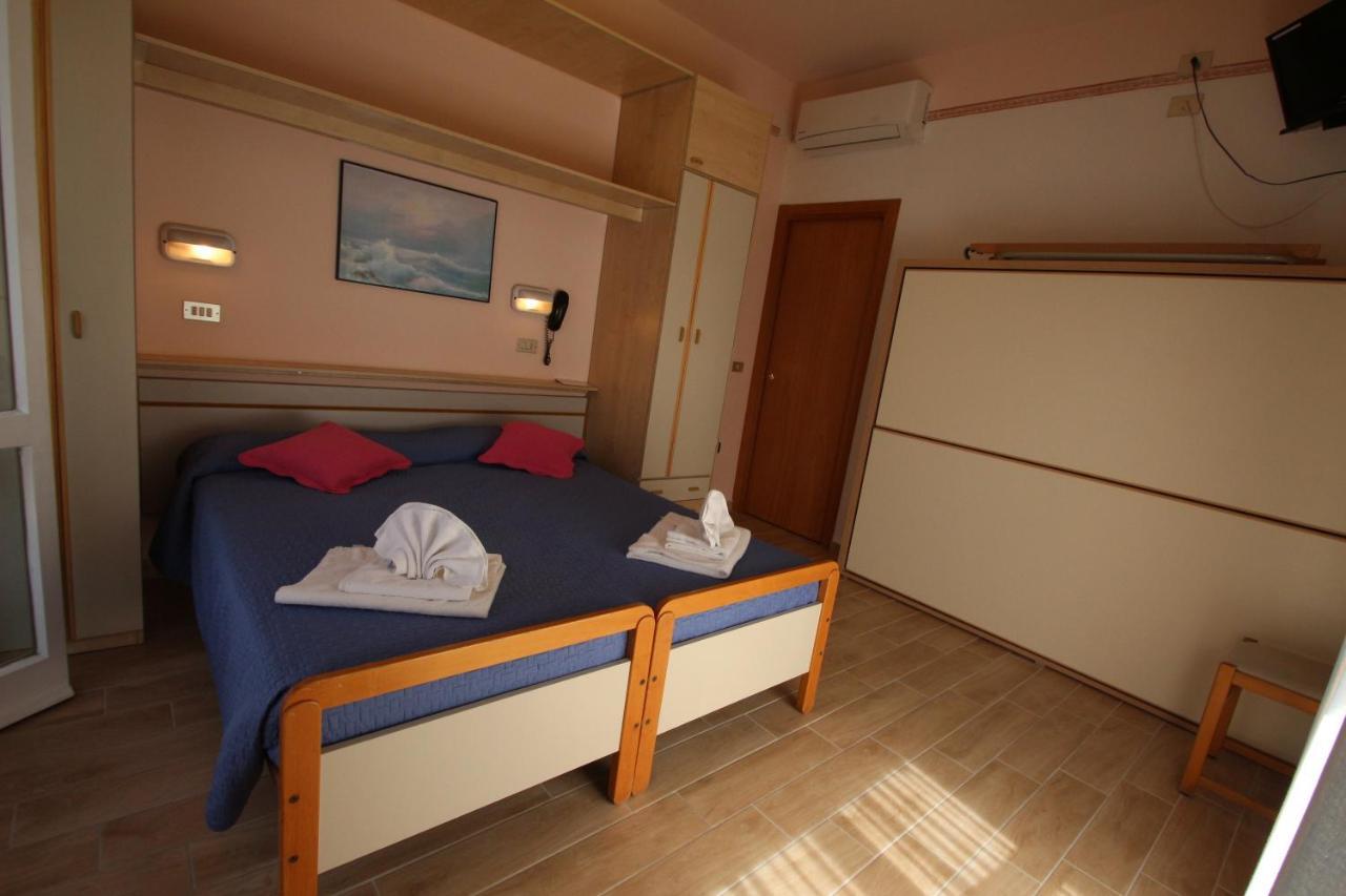 Hotel Colorado Rimini Exterior photo