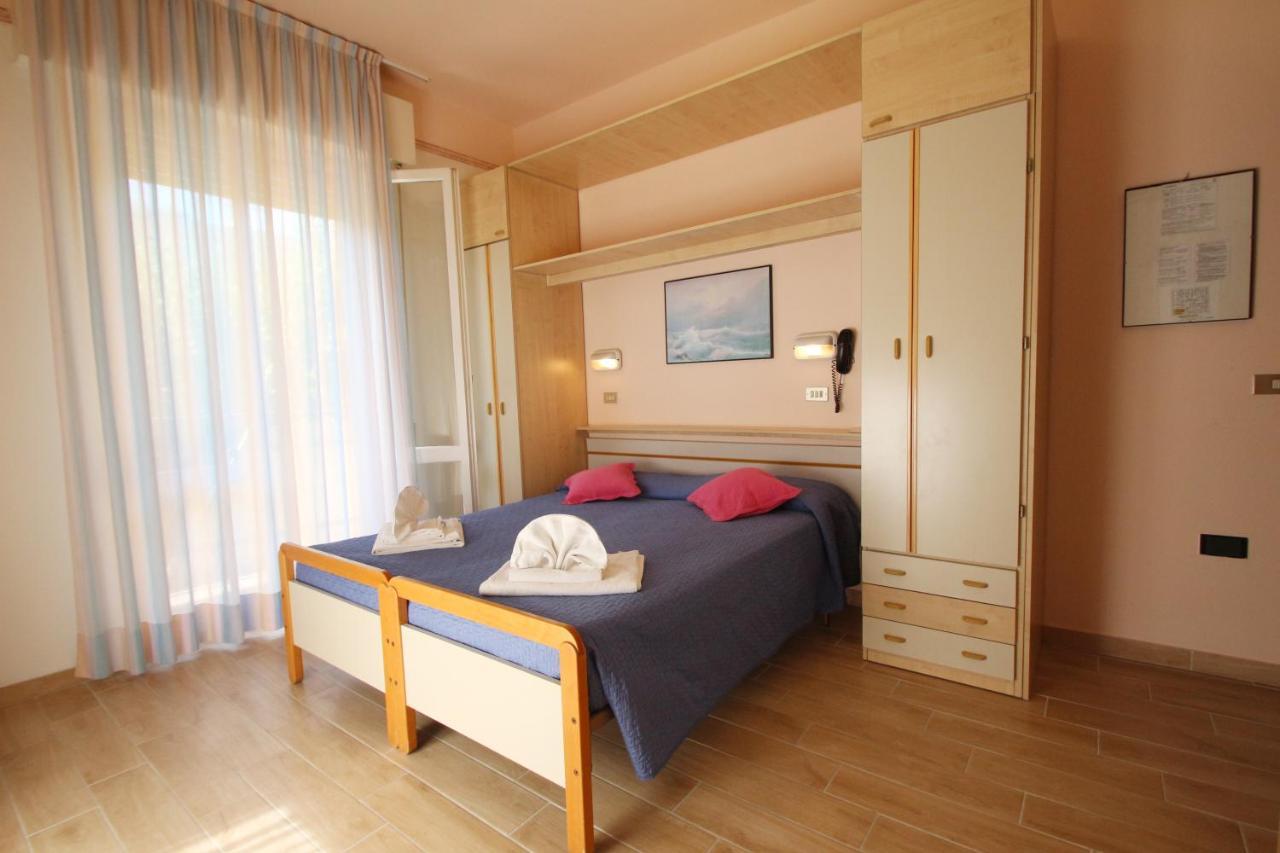 Hotel Colorado Rimini Exterior photo