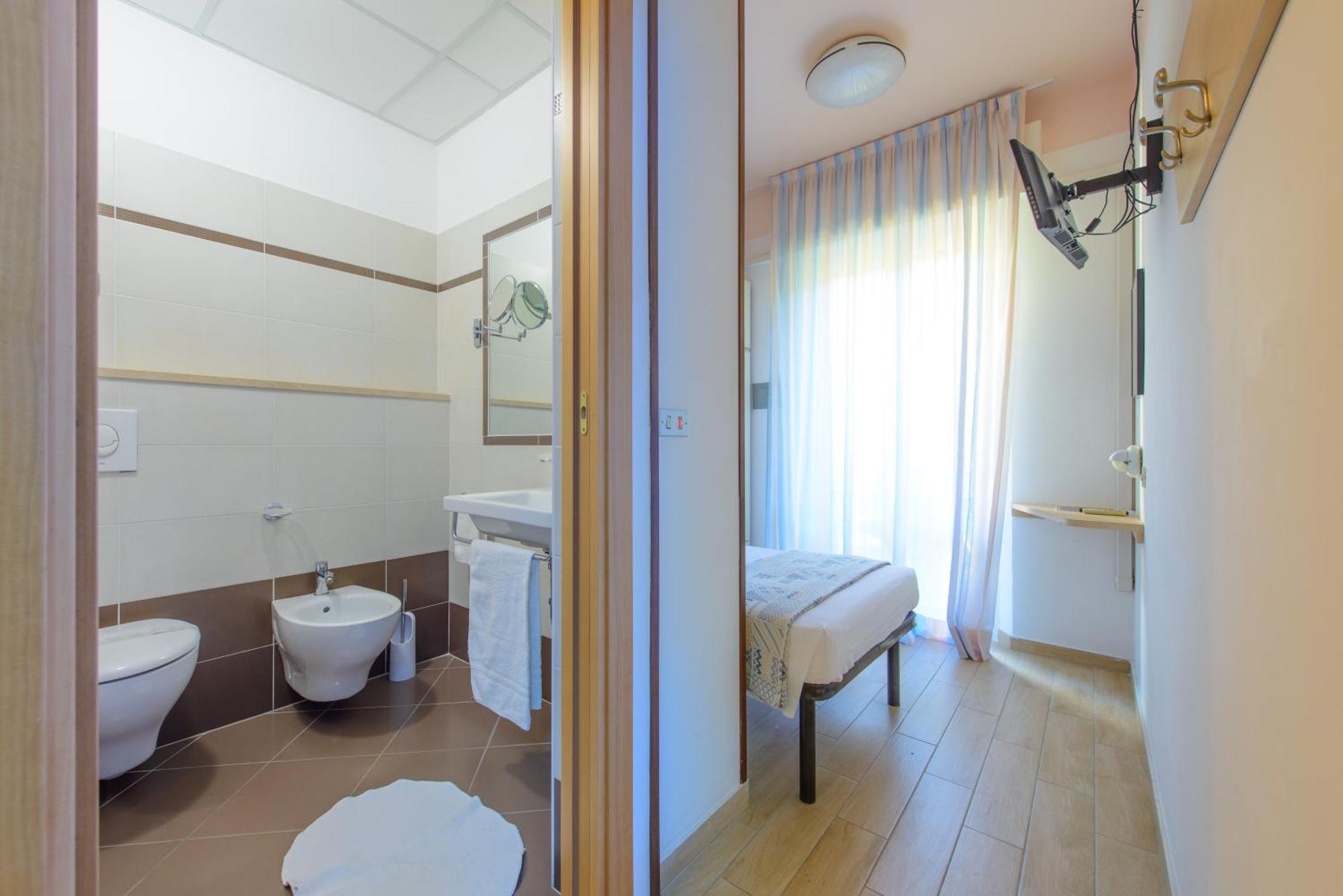 Hotel Colorado Rimini Exterior photo