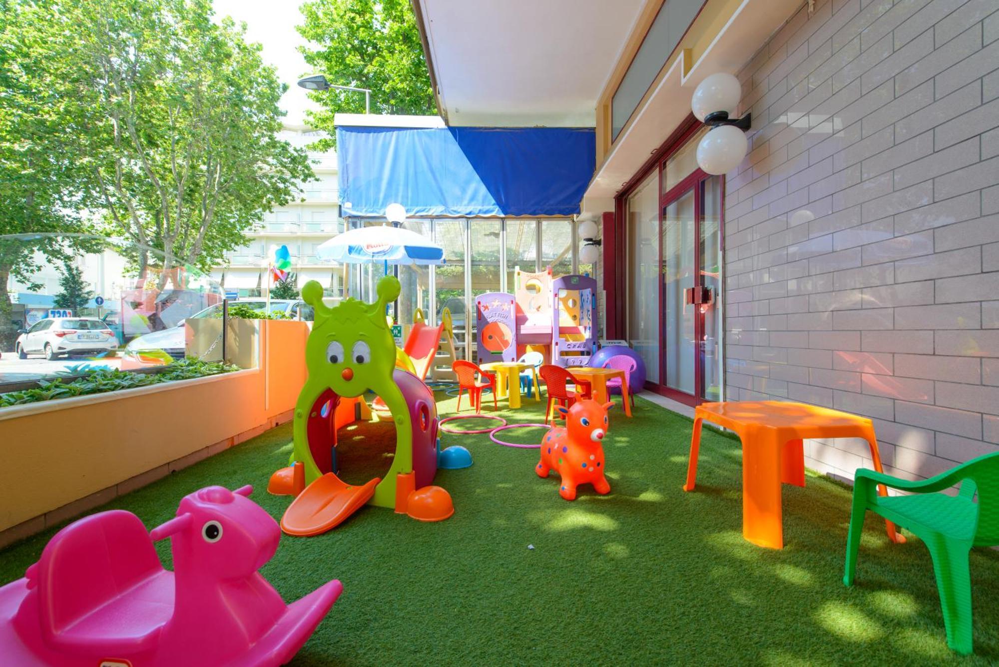 Hotel Colorado Rimini Exterior photo