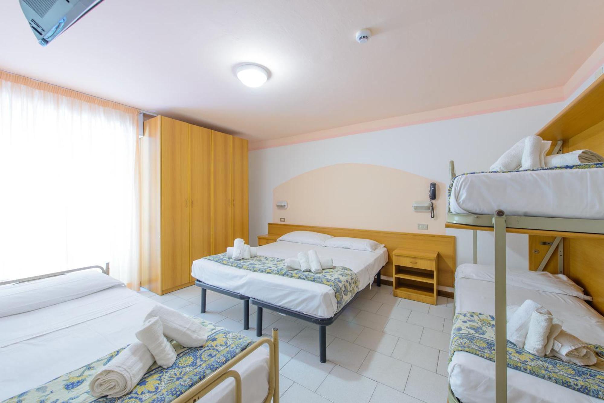 Hotel Colorado Rimini Exterior photo