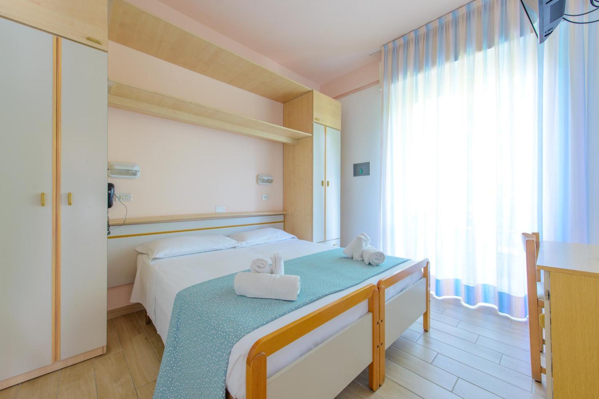 Hotel Colorado Rimini Exterior photo